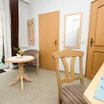 Gaestehaus Wieghardt Πανσιόν 2*