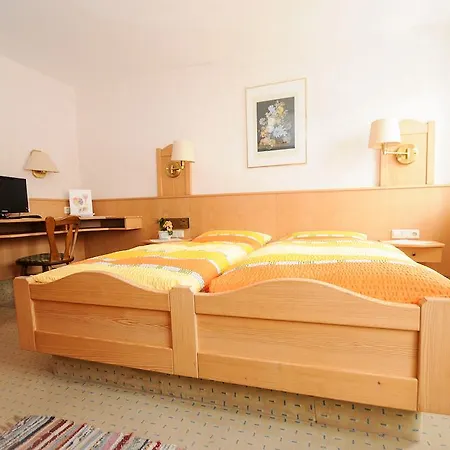 微哈尔德旅馆 2*